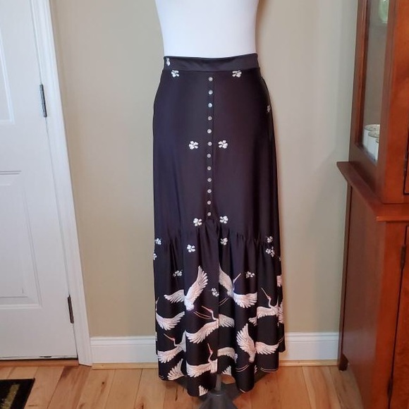 LOVEU.DEAR Dresses & Skirts - LOVEU.DEAR Maxi Skirt - Crane Design (Size L)